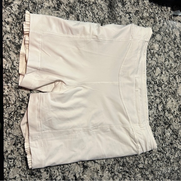 Lululemon white skirt size 8 - Picture 3 of 3